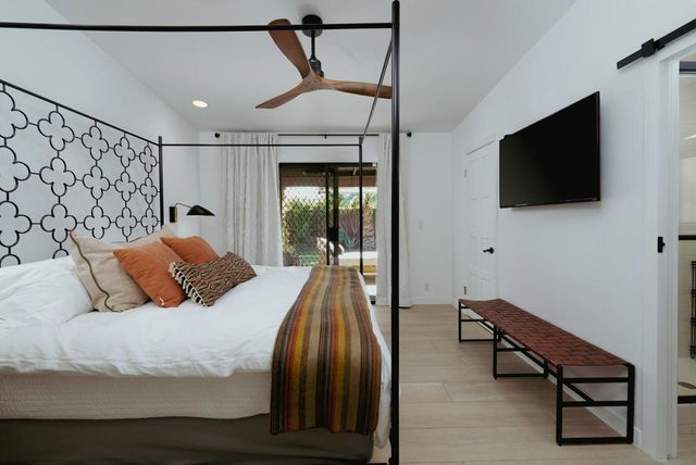 1331 E Del Paso Way, Palm Springs, CA 92262