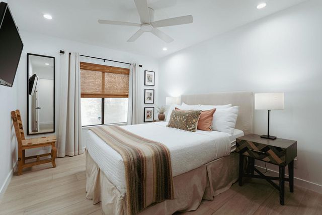 1331 E Del Paso Way, Palm Springs, CA 92262