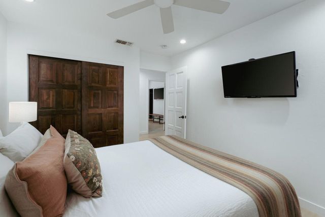 1331 E Del Paso Way, Palm Springs, CA 92262