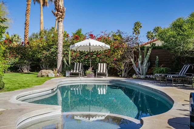 1331 E Del Paso Way, Palm Springs, CA 92262