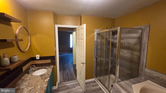 10 WESLEY LN, Burlington, NJ 08016