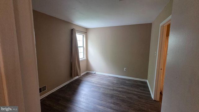 10 WESLEY LN, Burlington, NJ 08016