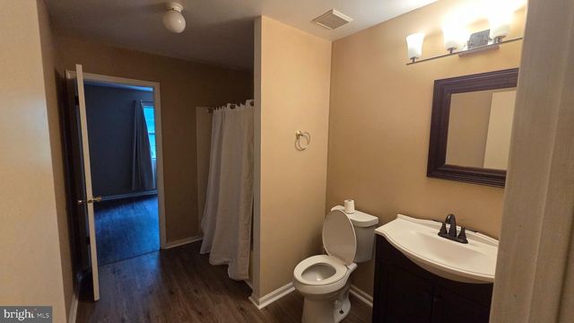 10 WESLEY LN, Burlington, NJ 08016