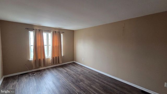 10 WESLEY LN, Burlington, NJ 08016