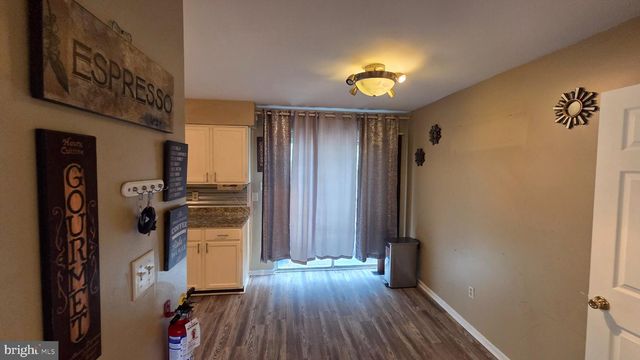 10 WESLEY LN, Burlington, NJ 08016