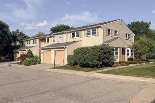 1520 Brentwood Drive, Troy, MI 48098