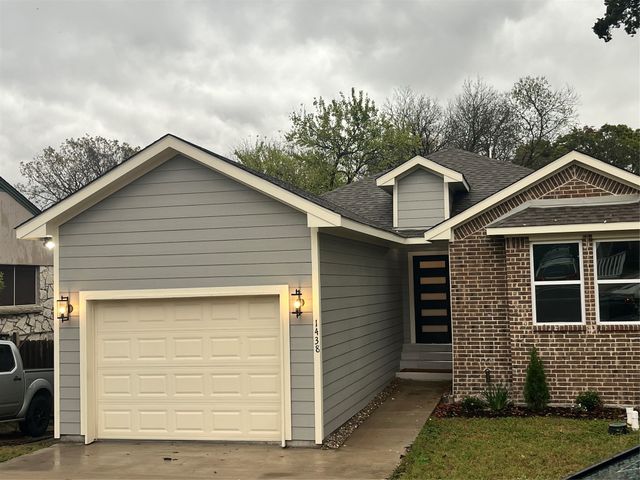 1438 E Waco Avenue, Dallas, TX 75216