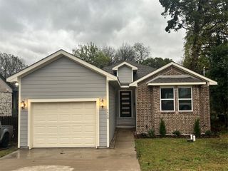 1438 E Waco Avenue, Dallas, TX 75216