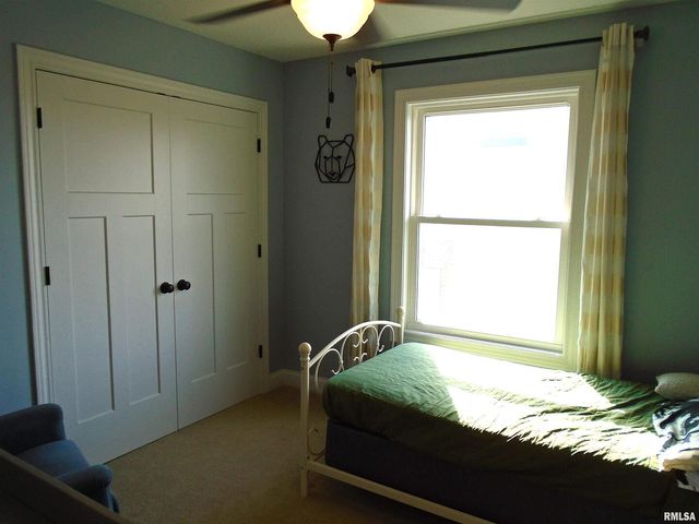 119 14TH Avenue, De Witt, IA 52742