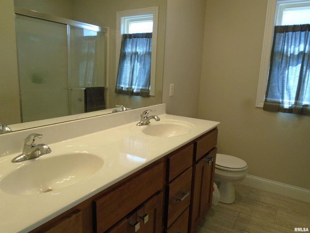 119 14TH Avenue, De Witt, IA 52742