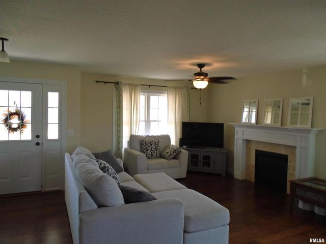 119 14TH Avenue, De Witt, IA 52742