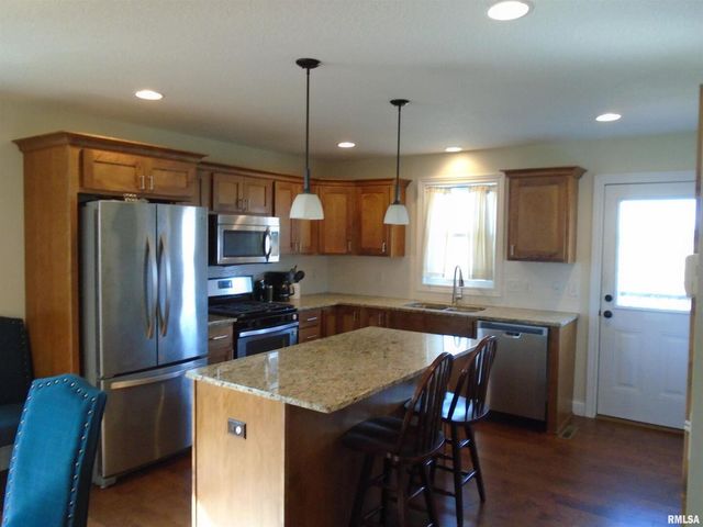 119 14TH Avenue, De Witt, IA 52742