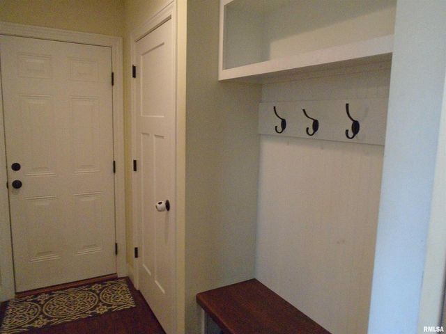 119 14TH Avenue, De Witt, IA 52742