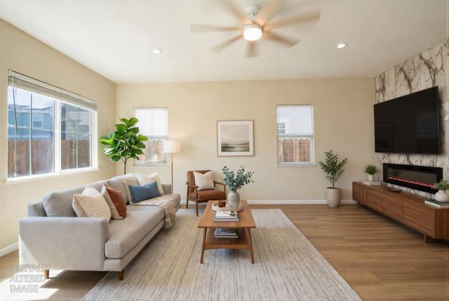 553 Stetson Dr, Oakdale, CA 95361