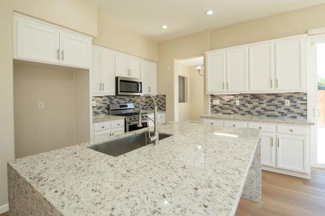 553 Stetson Dr, Oakdale, CA 95361