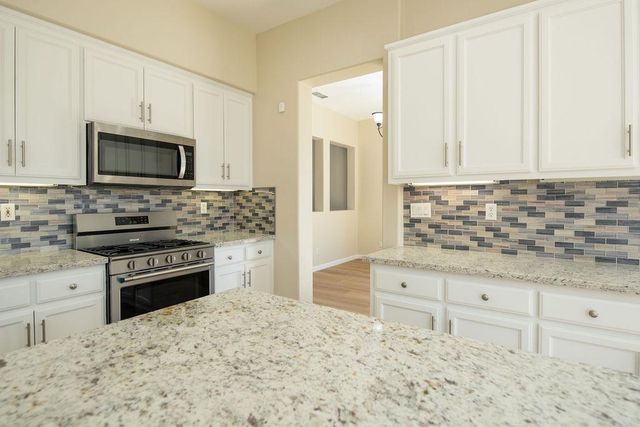553 Stetson Dr, Oakdale, CA 95361