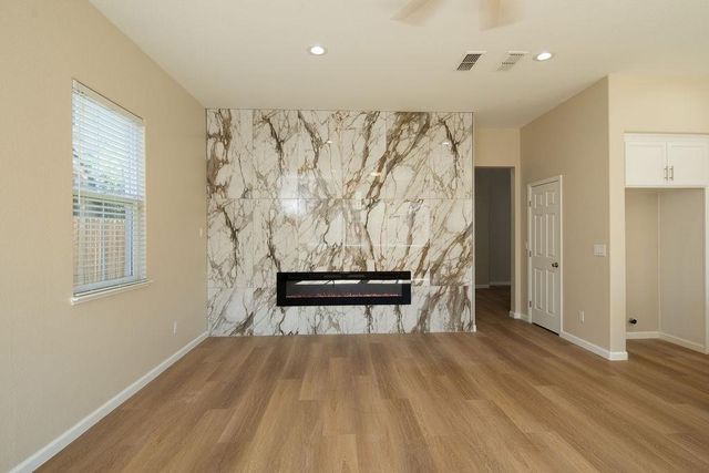 553 Stetson Dr, Oakdale, CA 95361
