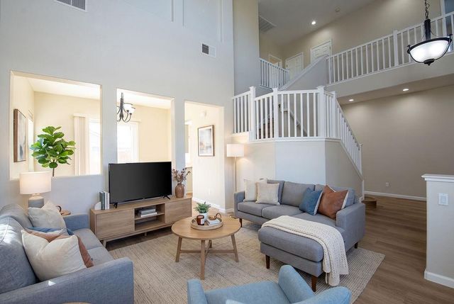 553 Stetson Dr, Oakdale, CA 95361