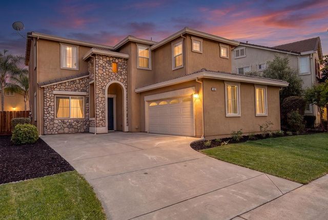 553 Stetson Dr, Oakdale, CA 95361