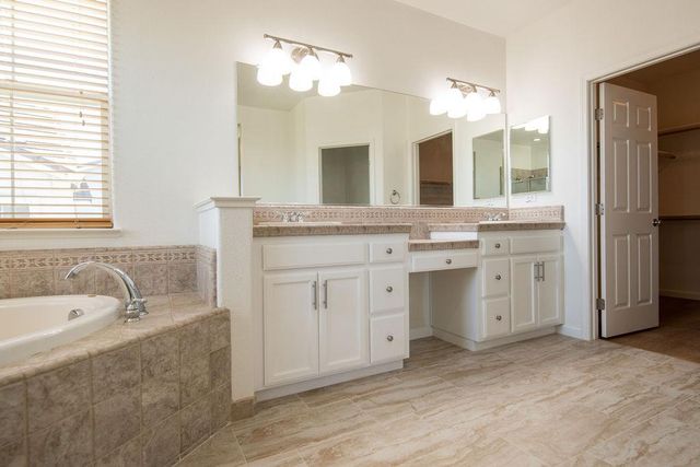 553 Stetson Dr, Oakdale, CA 95361