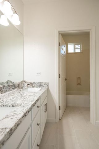 553 Stetson Dr, Oakdale, CA 95361