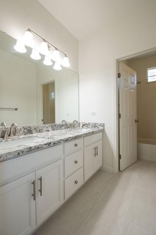 553 Stetson Dr, Oakdale, CA 95361