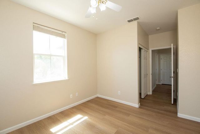 553 Stetson Dr, Oakdale, CA 95361