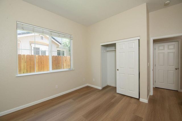 553 Stetson Dr, Oakdale, CA 95361