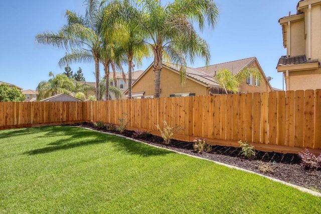 553 Stetson Dr, Oakdale, CA 95361