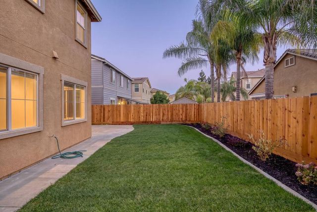 553 Stetson Dr, Oakdale, CA 95361
