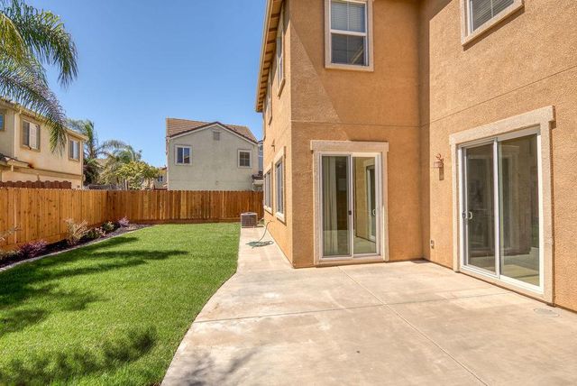 553 Stetson Dr, Oakdale, CA 95361