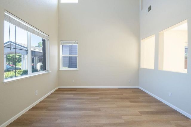 553 Stetson Dr, Oakdale, CA 95361