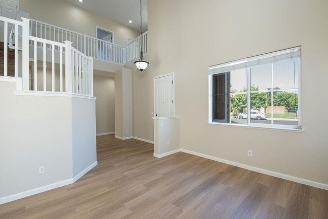 553 Stetson Dr, Oakdale, CA 95361
