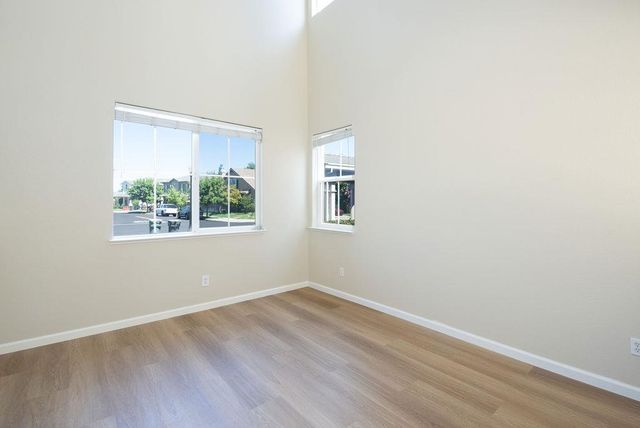 553 Stetson Dr, Oakdale, CA 95361