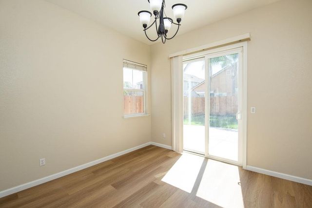 553 Stetson Dr, Oakdale, CA 95361