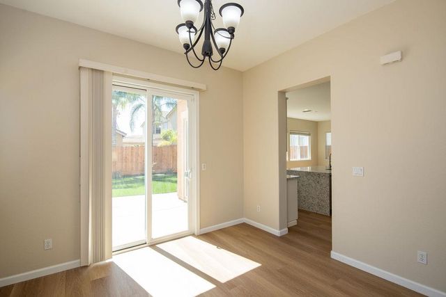 553 Stetson Dr, Oakdale, CA 95361