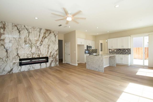 553 Stetson Dr, Oakdale, CA 95361