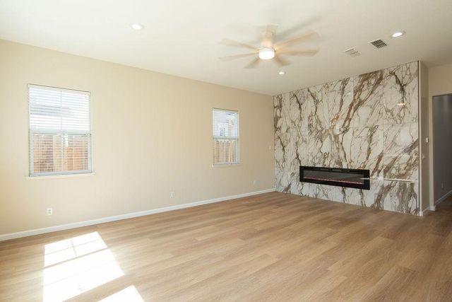 553 Stetson Dr, Oakdale, CA 95361