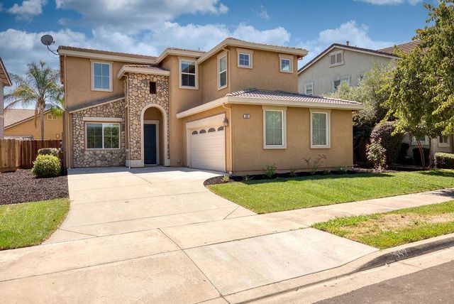 553 Stetson Dr, Oakdale, CA 95361