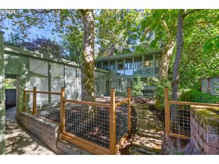 2350 COLUMBIA St, Eugene, OR 97403