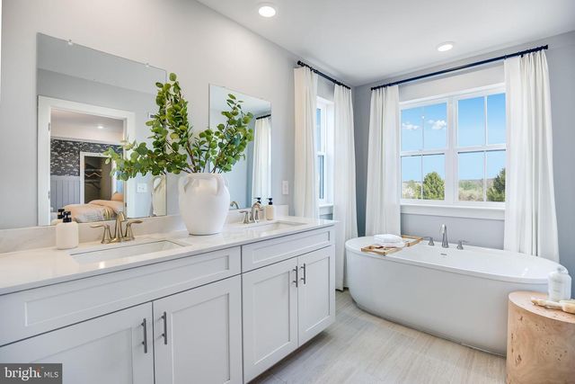 65 MARTHA BROKAW WAY, Titusville, NJ 08560