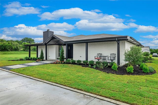 5463 Kelly Drive, Roanoke, TX 76262