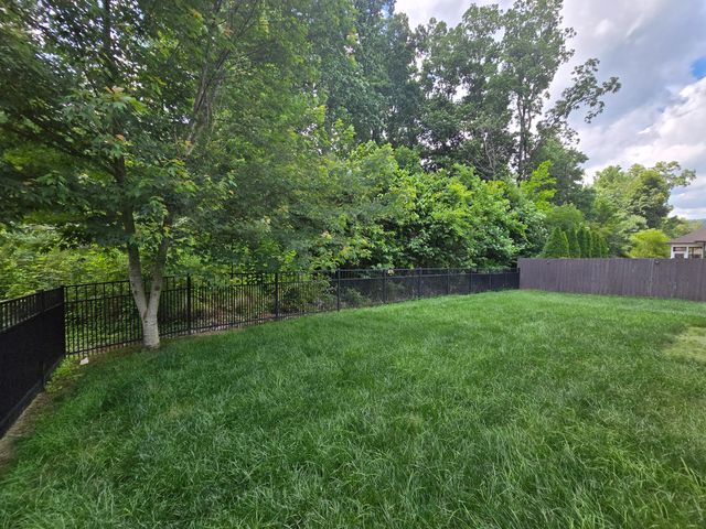 559 Deer Valley Drive, Hixson, TN 37343