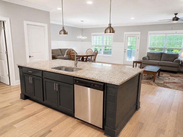 559 Deer Valley Drive, Hixson, TN 37343
