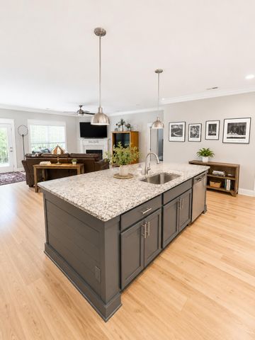559 Deer Valley Drive, Hixson, TN 37343
