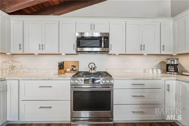 10165 Lakeshore Dr, Clearlake, CA 95422