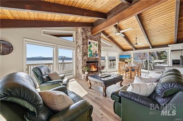 10165 Lakeshore Dr, Clearlake, CA 95422