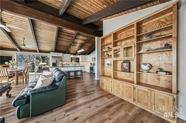 10165 Lakeshore Dr, Clearlake, CA 95422