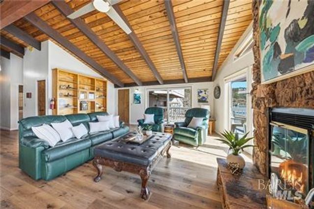 10165 Lakeshore Dr, Clearlake, CA 95422