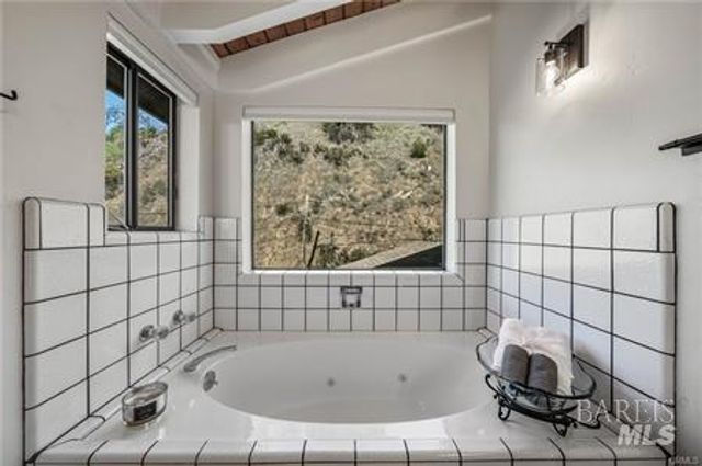 10165 Lakeshore Dr, Clearlake, CA 95422